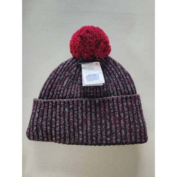 NWT Lululemon Textured Fleece Lined Knit Pom Pom Beanie Cassis/Black - Picture 5 of 11
